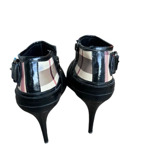 Burberry Black Patent And Nova Check Canvas Buckle Detail Ankle Booties Size 39 - Picture 2 of 8